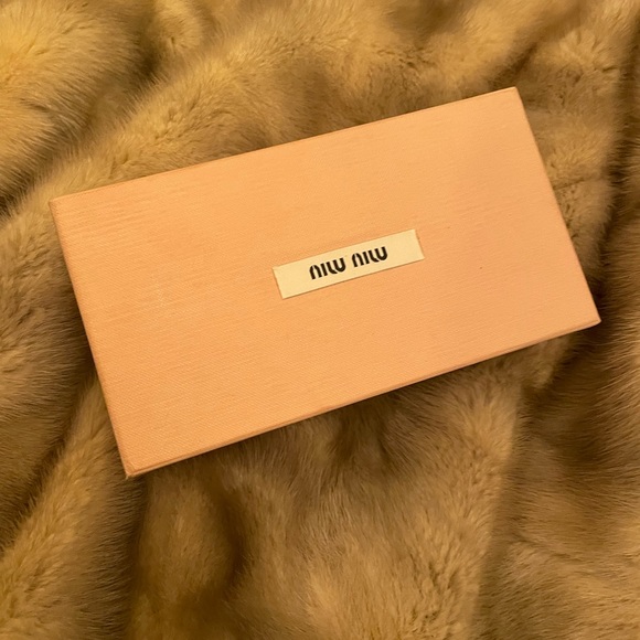 Authentic Miu Miu ironic pink sunglasses case with box - Picture 4 of 5